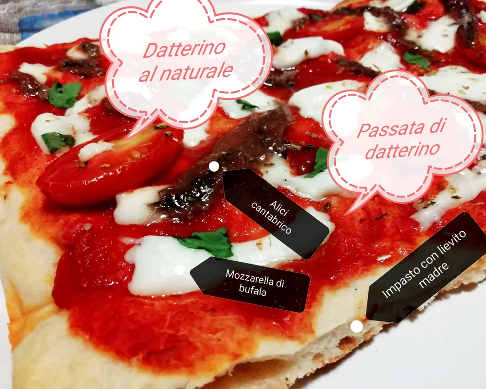 Pizza con passata e pomodori